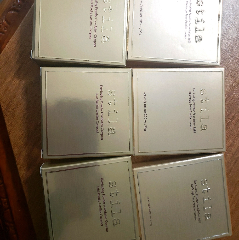 Stila Iluminatig Powder Foundation Refill W/Compac